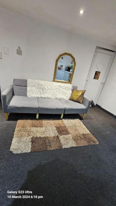 Apartament A Cosy Deluxe Size Studio With Queen Size And Sofa Bed Leeds  Zewnętrze zdjęcie