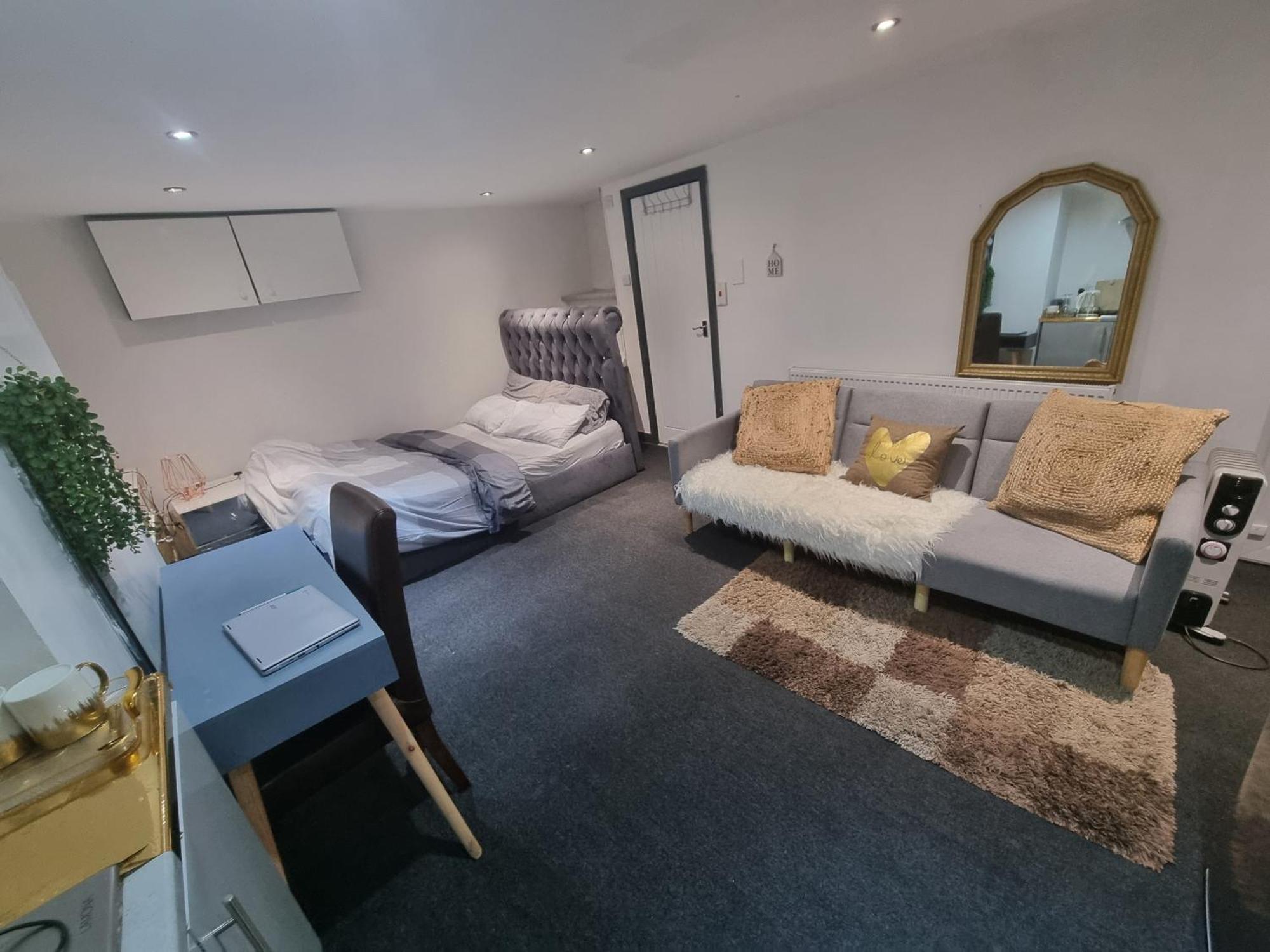 Apartament A Cosy Deluxe Size Studio With Queen Size And Sofa Bed Leeds  Zewnętrze zdjęcie