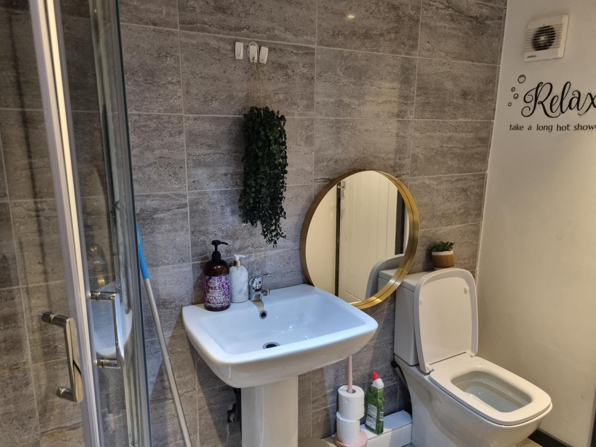 Apartament A Cosy Deluxe Size Studio With Queen Size And Sofa Bed Leeds  Zewnętrze zdjęcie